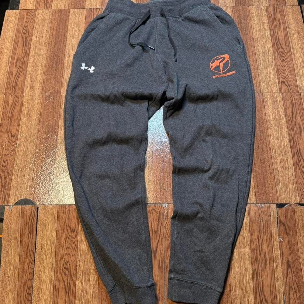 Under Armour Grey Performance Retro Sportswear Sweatpants Jogger Fits Small